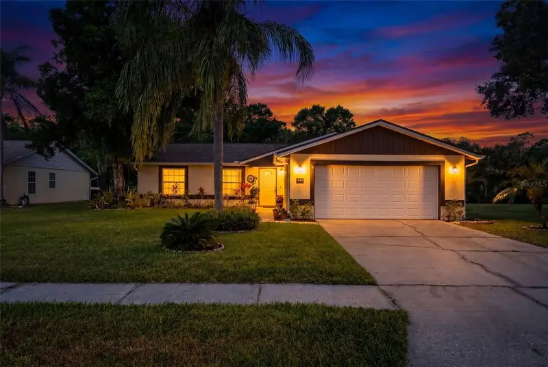 549 Longwood Cir, FL