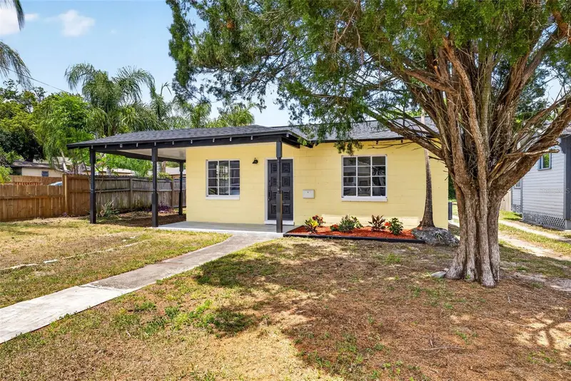 834 E Lime St, FL