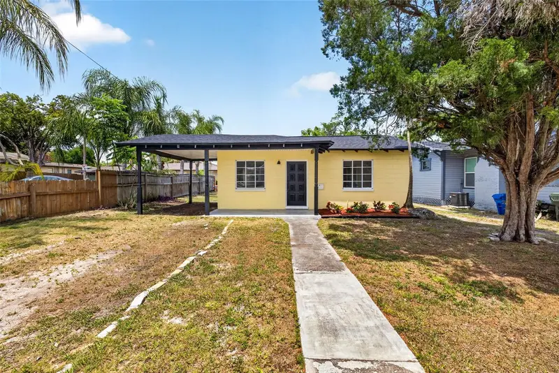 834 E Lime St, FL