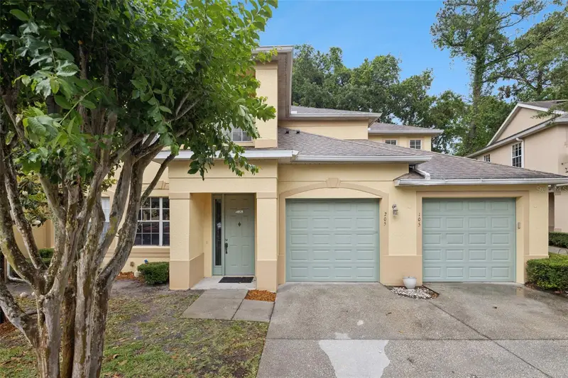 3693 Oakdale Cir #205, FL