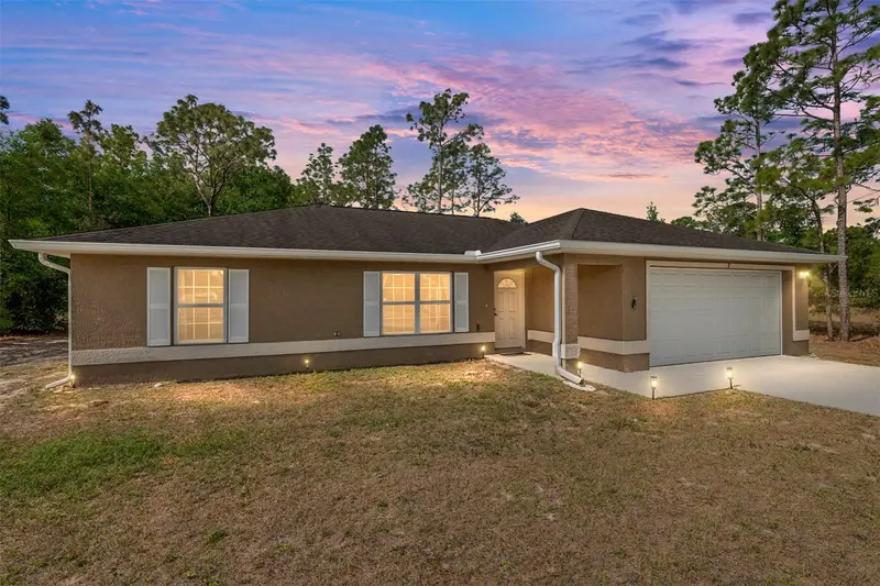 2 Hemlock Loop Dr, FL