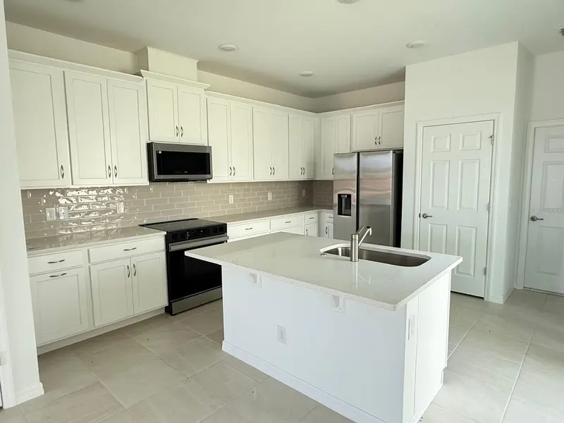 498 Winsome Aly, FL