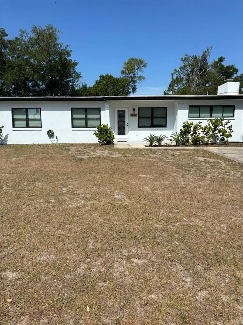 8704 N Renfrew Pl, FL