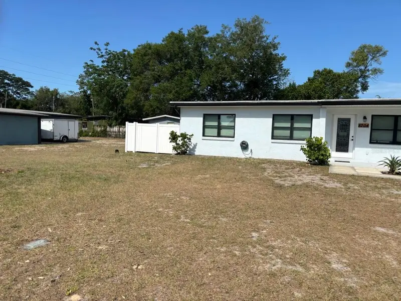 8704 N Renfrew Pl, FL