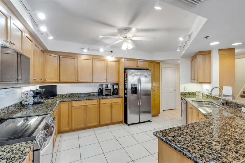 5300 S Atlantic Ave #8-601, FL