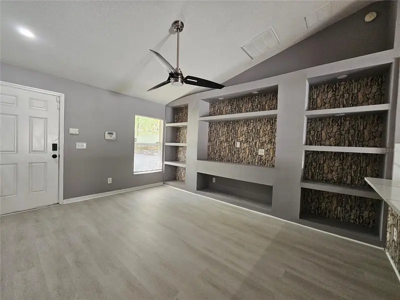 622 Brooke Ct, FL