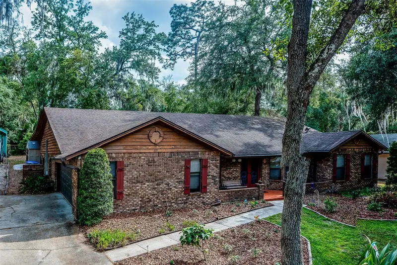 227 Broadmoor Rd, FL