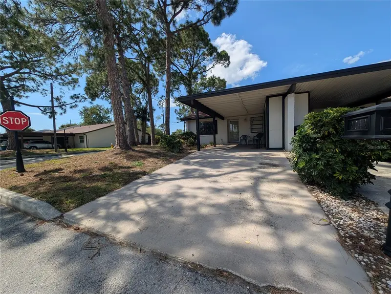 2042 Sunset Grove Ln, FL