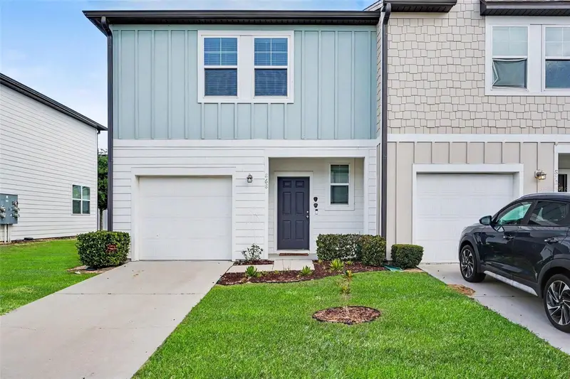 868 Grandin St, FL