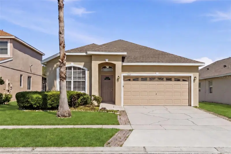 949 Whispering Cypress Ln, FL