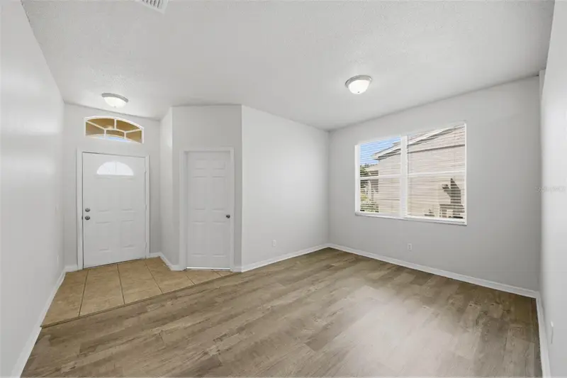 949 Whispering Cypress Ln, FL