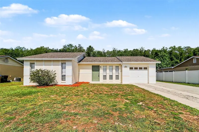 136 W Cedarwood Cir, FL