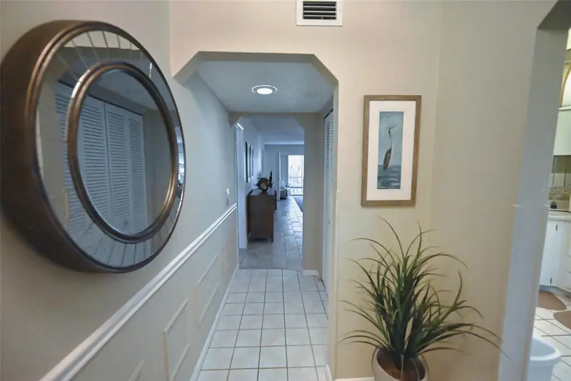 8681 Bardmoor Blvd #208c, FL