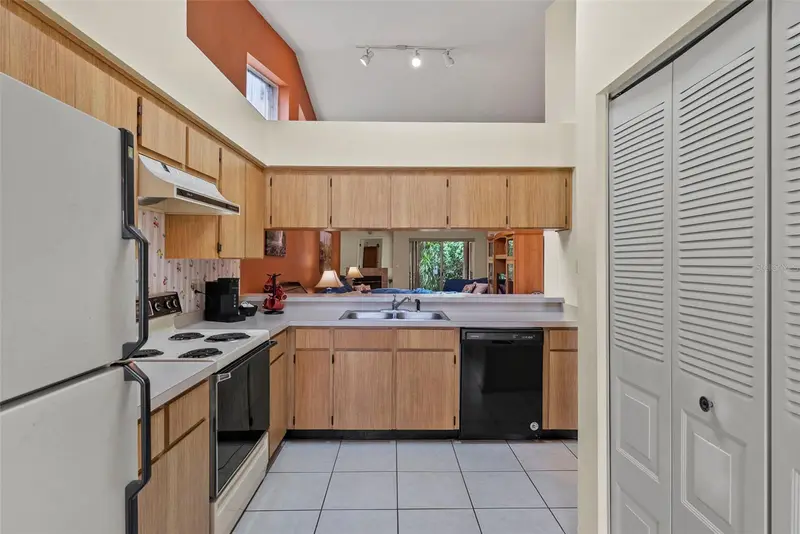 8601 Twin Farms Pl, FL