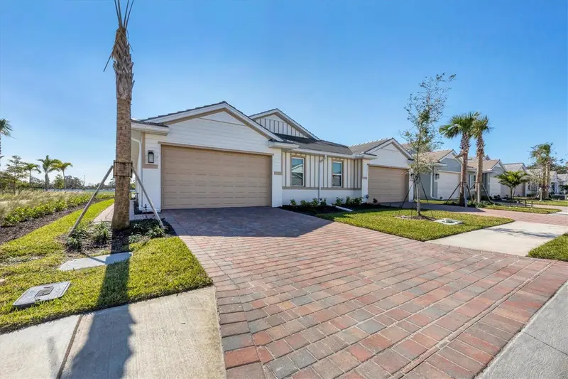 111 Ibiza Loop, FL