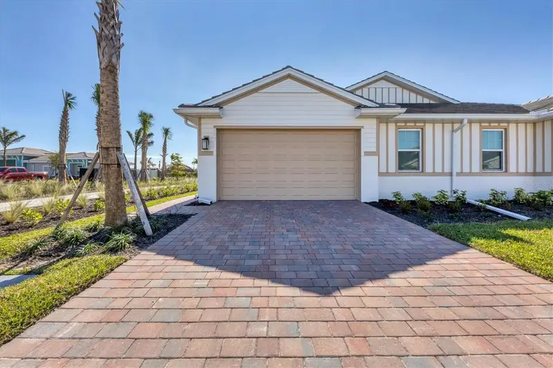 111 Ibiza Loop, FL