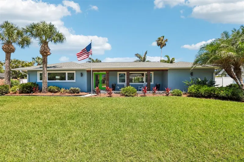 3203 Hibiscus Dr W, FL
