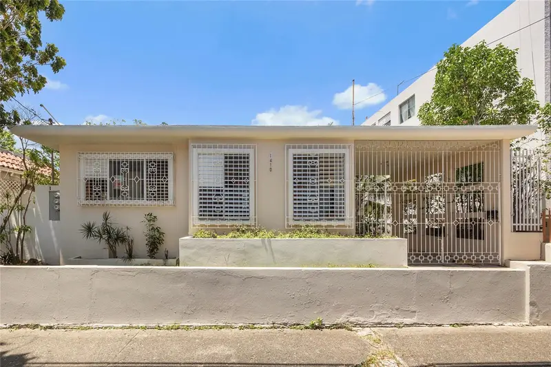 1410 Americo Salas, PR