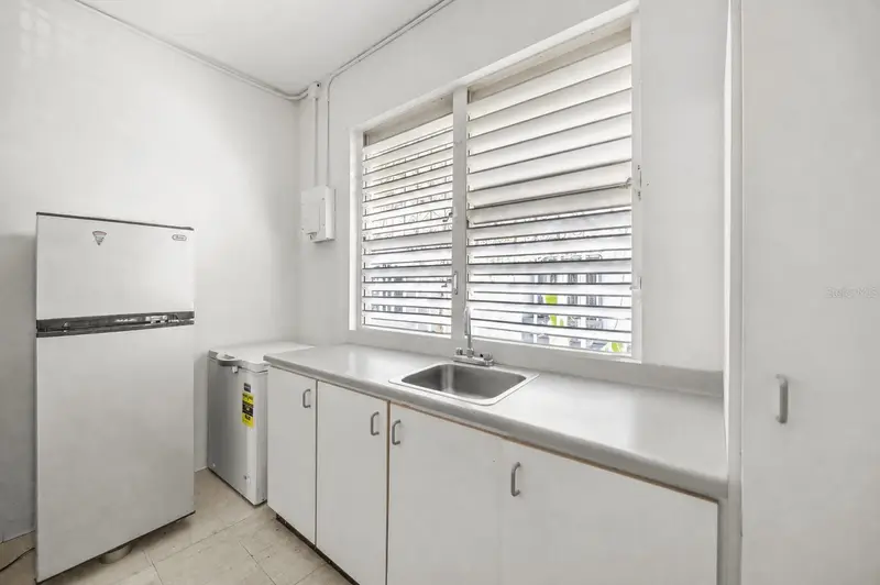 1410 Americo Salas, PR