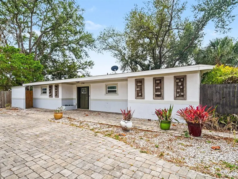 2746 Hibiscus St, FL