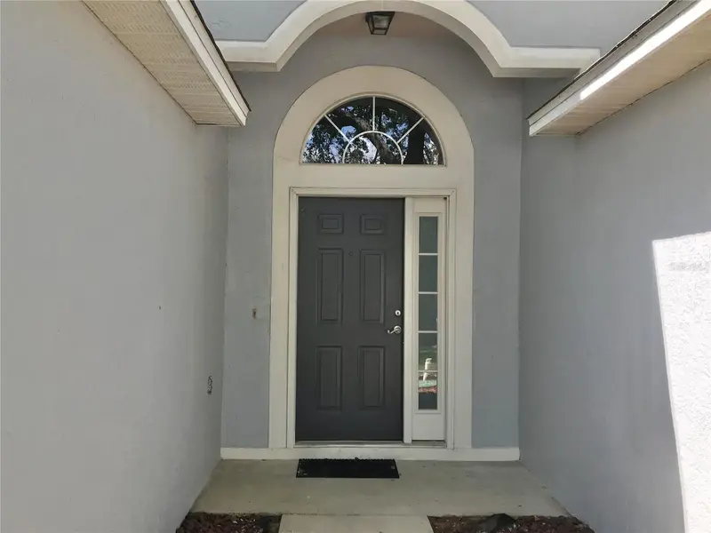 989 Scenic View Cir, FL