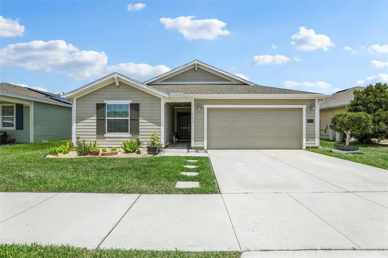 717 Simone Ct, FL