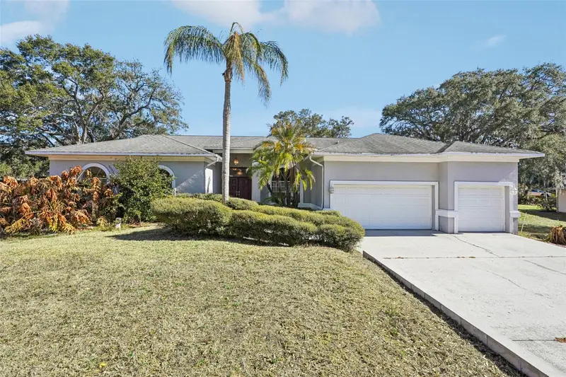 918 Academy Dr, FL