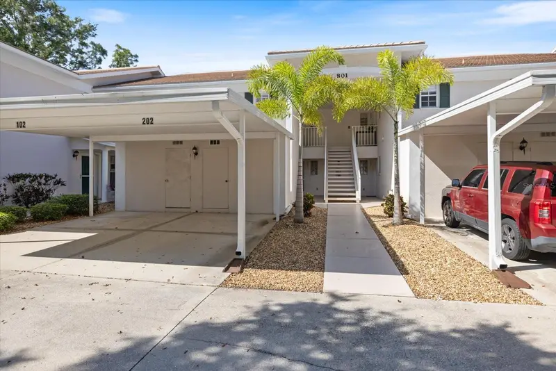 801 Montrose Dr #202, FL