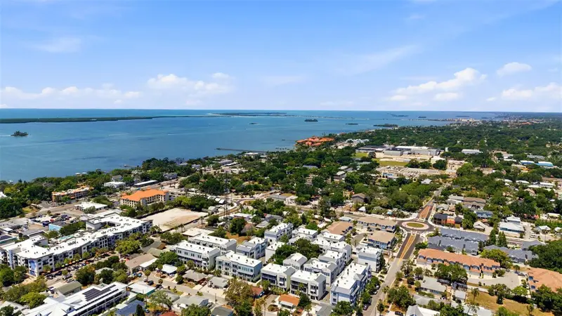 946 Highland Ave #16, FL