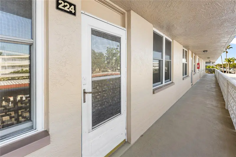 4915 Bay St Ne #224, FL