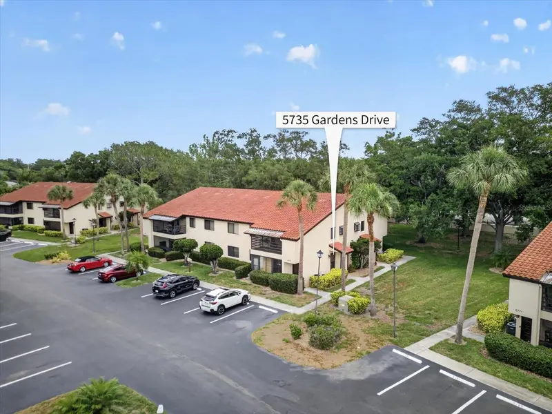 5735 Gardens Dr #5735, FL