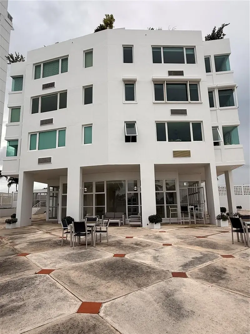5245 Isla Verde Avenue #208, PR