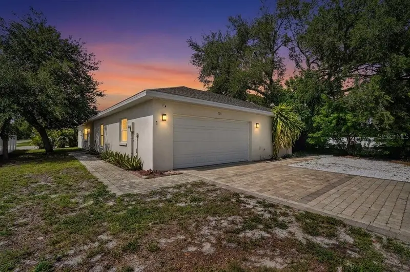 2011 Outer Dr #1, FL