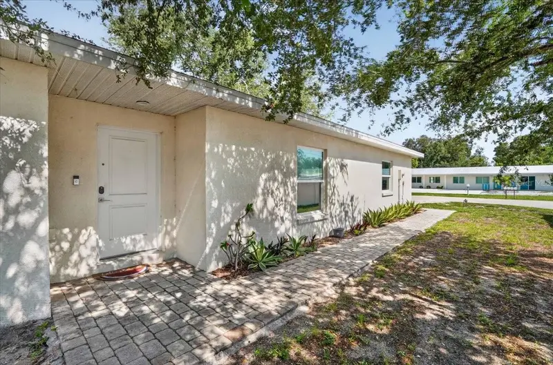 2011 Outer Dr #1, FL