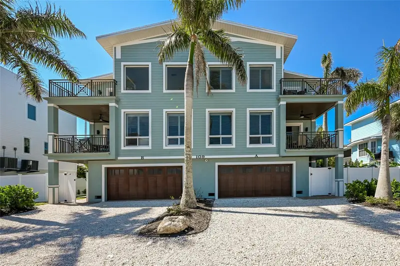 109 6th St N #A & B, FL