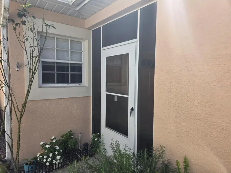 322 Foxhill Ct, FL