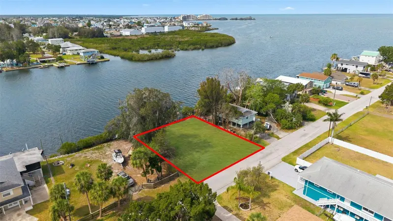 6646 Seaview Blvd, FL