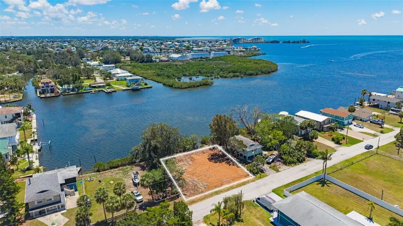 6646 Seaview Blvd, FL