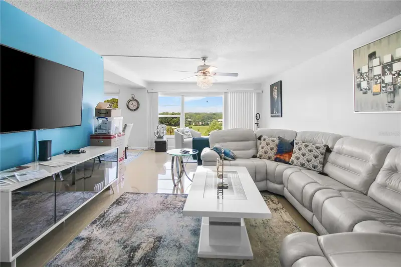 225 Country Club Dr #1604, FL