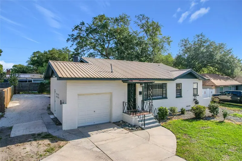 616 E Edgewood Dr, FL