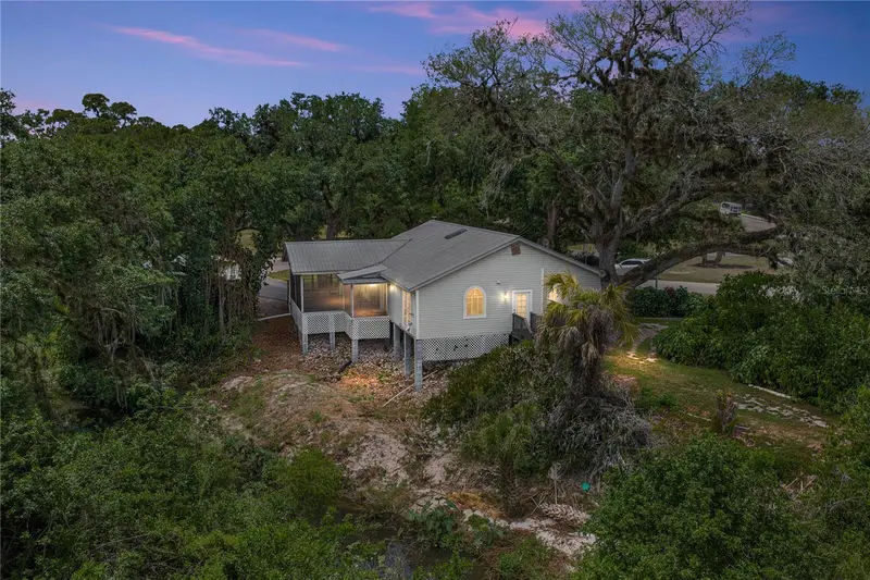 975 Caloosa Estates Dr, FL