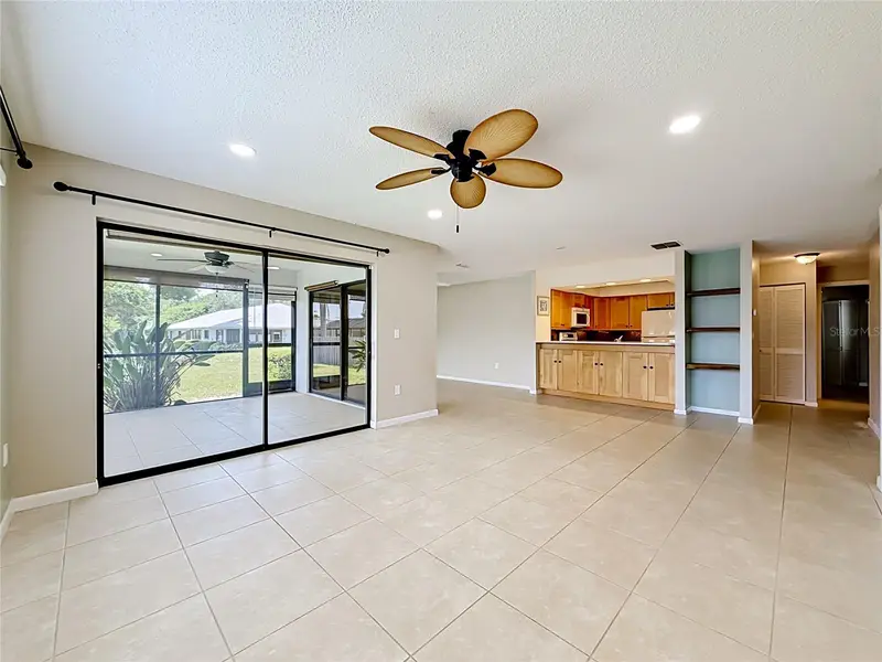 2733 Countryside Blvd #105, FL
