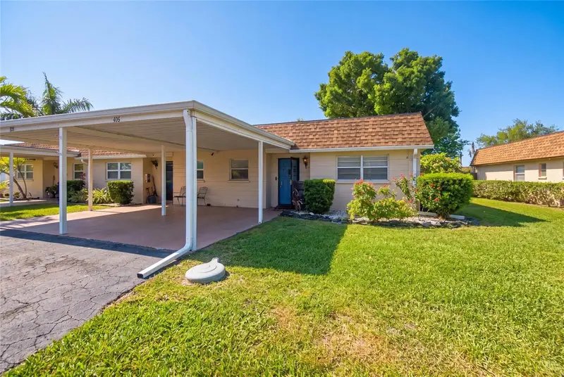 676 Park Cir, FL