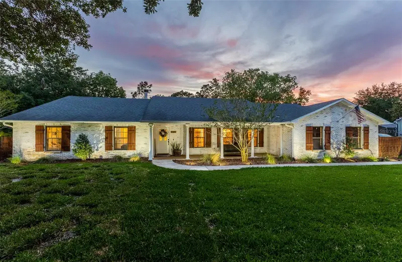 1999 Sir Lancelot Cir, FL