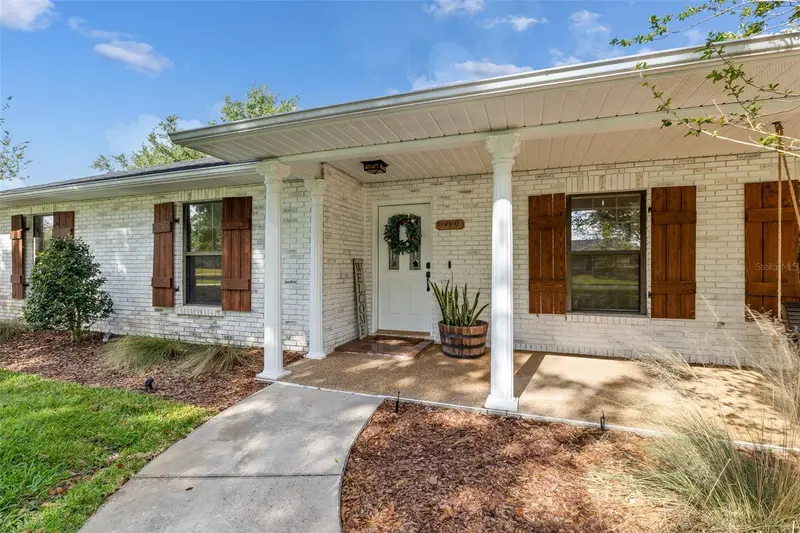 1999 Sir Lancelot Cir, FL