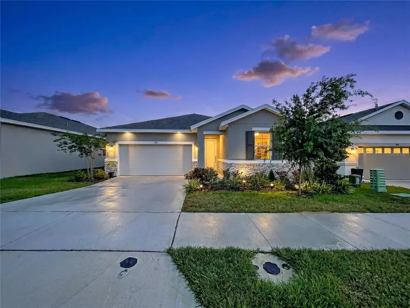 858 Ballantyne Dr, FL
