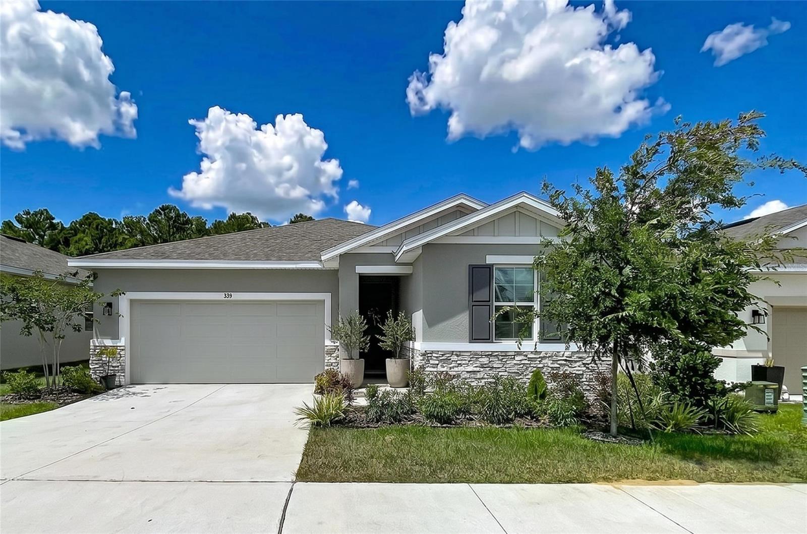 858 Ballantyne Dr, FL