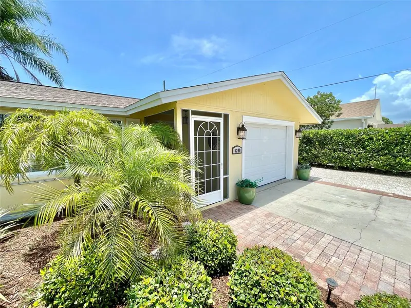 5240 Drew Rd, FL