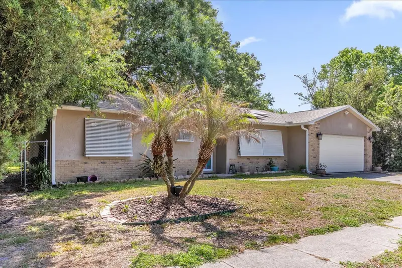 205 Woodfield Dr, FL