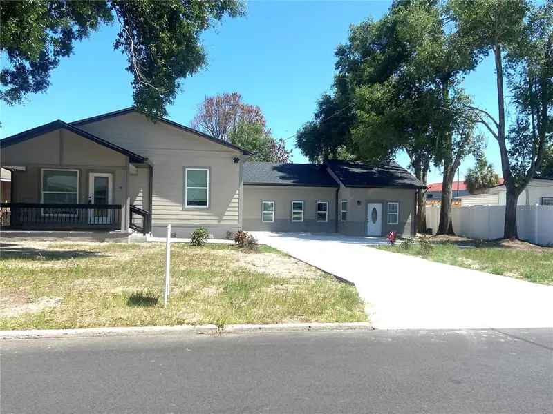 207 Avenue E Se, FL